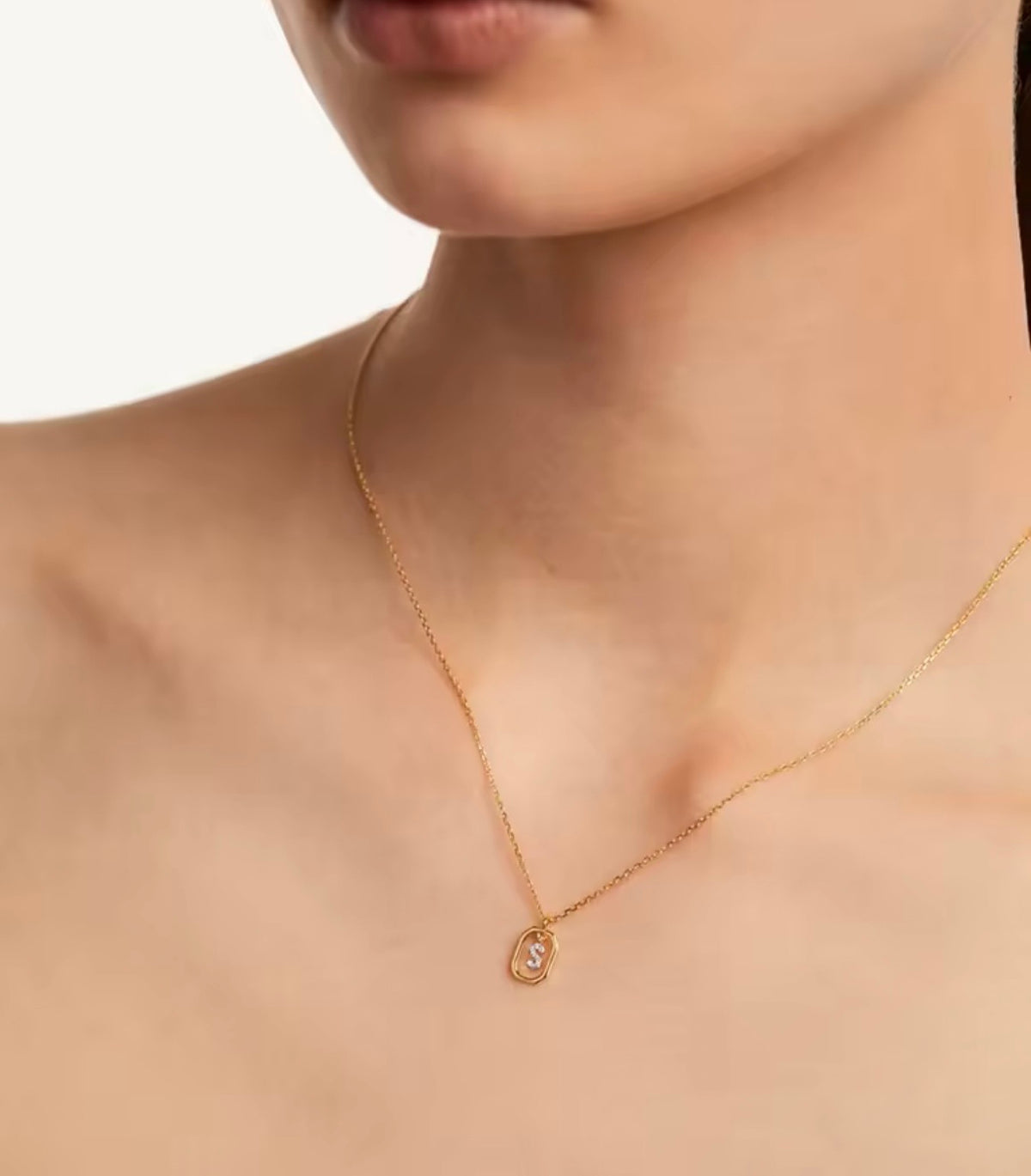 Collier initial modèle Alia